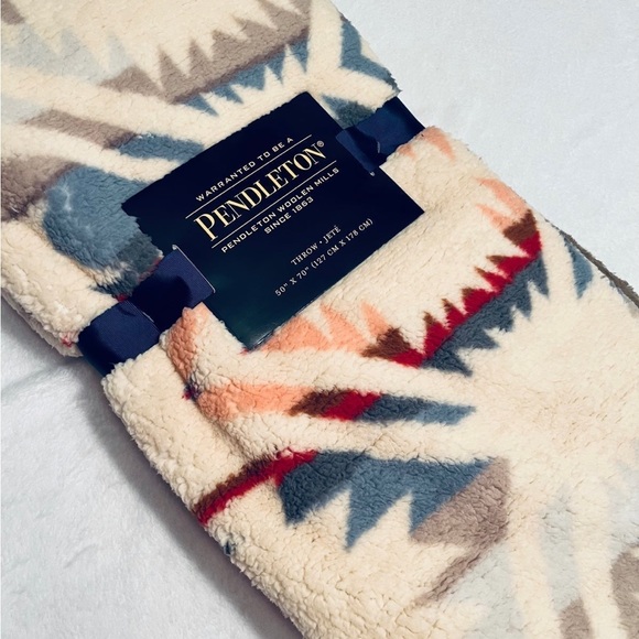 NEW!! Pendleton White Sands Aztec Sherpa throw blanket - Picture 6 of 14